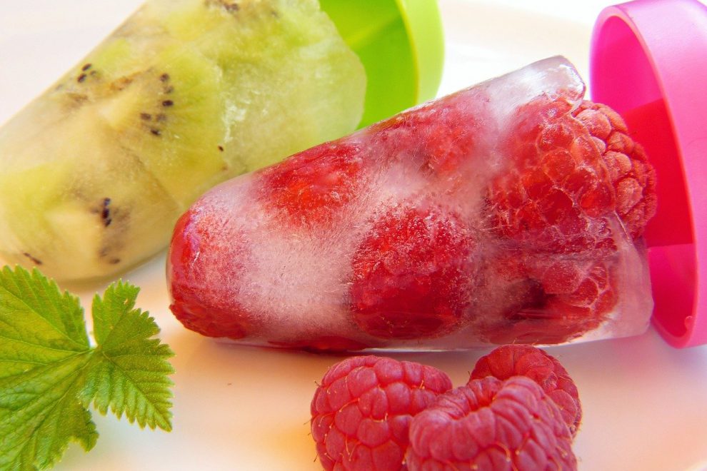 eis, himbeeren, kiwi